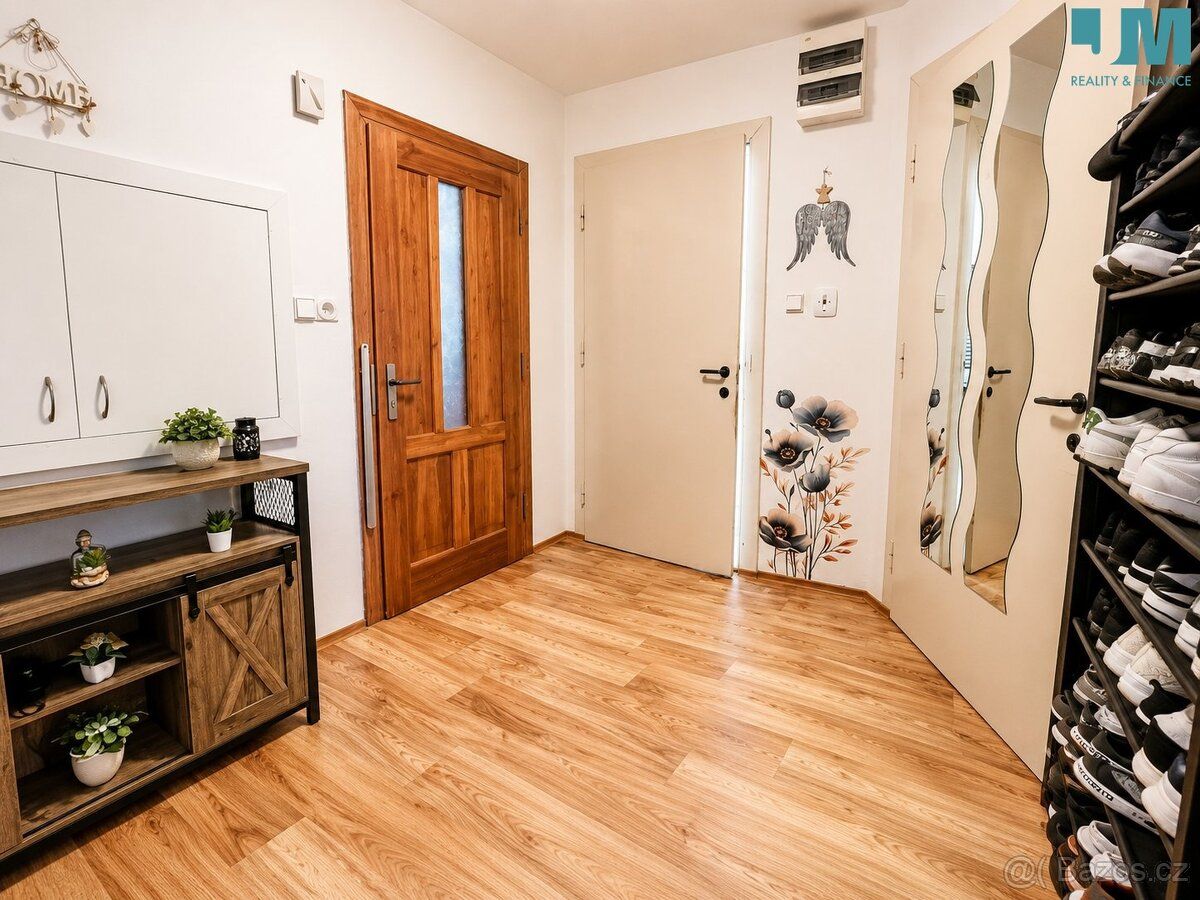 Ev.č. 02069 Nabízím k pronájmu byt 2+1 o podlahové ploše 52 