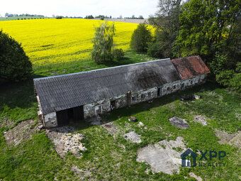 Nabízíme k prodeji stavební pozemek o výměře 5010 m² v obci 