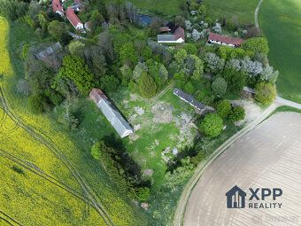 Nabízíme k prodeji rodinný dům situovaný na klidné polosamot