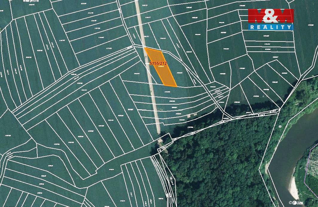 Prodej pozemku o výměře 1497 m2 v katastru obce Vracov. Jedn