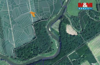 Prodej pozemku o výměře 1497 m2 v katastru obce Vracov. Jedn