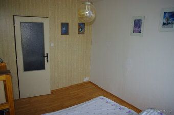 Pronájem bytu 2+kk,40 m2, blok 603, lokalita za Kahanem. Dům