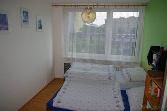 Pronájem bytu 2+kk,40 m2, blok 603, lokalita za Kahanem. Dům