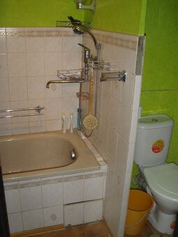 Pronájem bytu 2+kk,40 m2, blok 603, lokalita za Kahanem. Dům