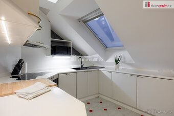 , prodej mezonetového bytu 5 + KK, 130 m² podlahové plochy a