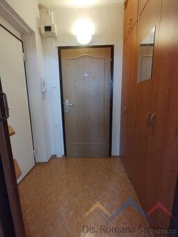 Nabízím podnájem bytu o dispozici 1+1 a výměře 34 m2. Byt je