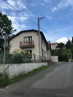 Prodám RD 5 místností ,obyvák cca 40 m2 s vchodem do zahrady