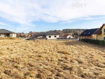 Nabízíme k prodeji rovinatý pozemek o výměře 1039 m², který 