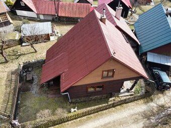 Prodám dvě roubenky kousek za hranicemi ve Slovenských horác
