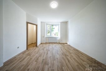 Exkluzivně Vám nabízím k prodeji prostorný byt 3+kk o celkov