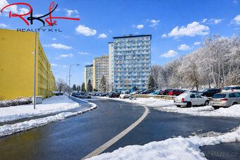 Hledáte prostorné a světlé bydlení s příjemným venkovním pro