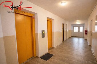 Hledáte prostorné a světlé bydlení s příjemným venkovním pro