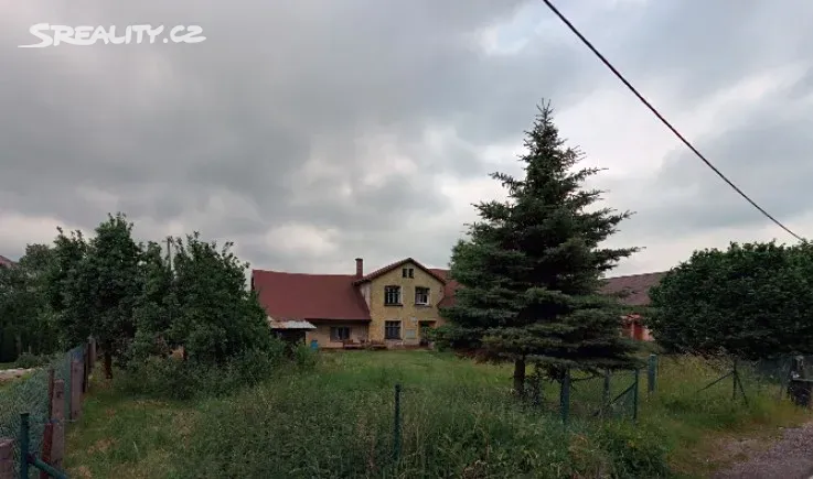 Nabízíme k prodeji patrový rodinný dům v klidné lokalitě měs