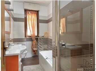 Zrekonstruovaný apartmán jen pár kroků od Jaderského moře.
N