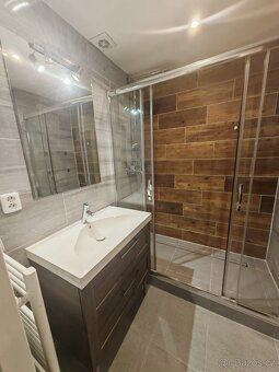 🏡 Pronájem pokojů v moderním bytě 3+1 po kompletní rekonstru