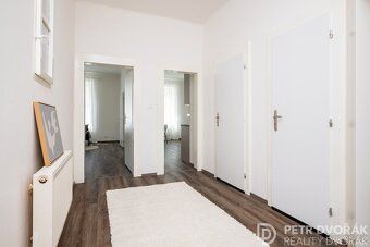 Ev.č. 00880 K prodeji nabízíme světlý byt 3+kk o ploše 70,64