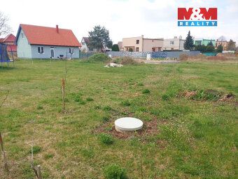 Prodáme stavební pozemek 996 m2 v Horních Beřkovicích. Pozem