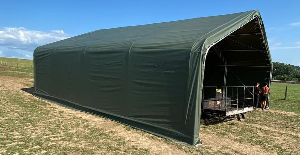 Šířka: 6,1m Délka: 12,2m Výška: 4,88m Nosné oblouky - 40 x 1