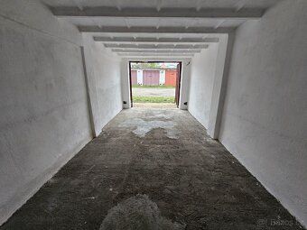 Prodám garáž na vlastním pozemku v Jičíně - lokalita Kníže, 