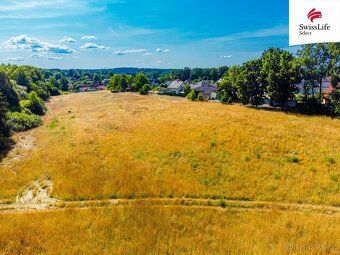 Prodej mírně svažitého pozemku v okrajové části Rodvínova. M