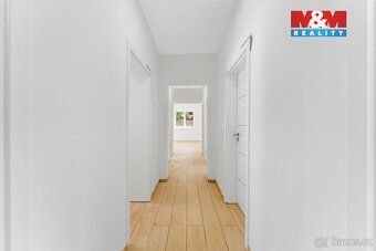 Nabízíme k prodeji moderní novostavbu rodinného domu o dispo