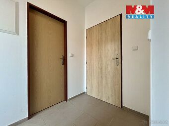 Nabízíme k dlouhodobému pronájmu světlý a příjemný byt o dis