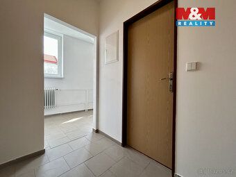 Nabízíme k dlouhodobému pronájmu světlý a příjemný byt o dis