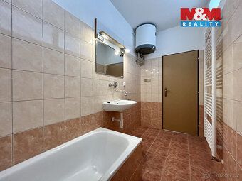 Nabízíme k dlouhodobému pronájmu světlý a příjemný byt o dis