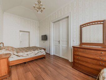 Elegantní byt po kompletní rekonstrukci ve 2. NP secesního d