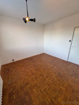Velký byt dispozičně 2+1 Zlín Prštné K.Světlé , balkon na ji