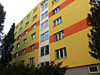 Nabízíme Vám pronájem bytu 1+1 50 m2 v obci Bělušice.
Byt se