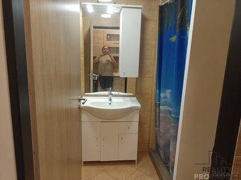 Nabízíme Vám pronájem bytu 1+1 50 m2 v obci Bělušice.
Byt se