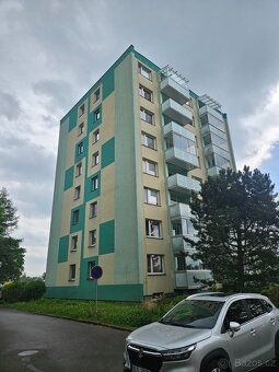 Pronájem bytu v panelovém domě po revitalizaci na sídlišti H