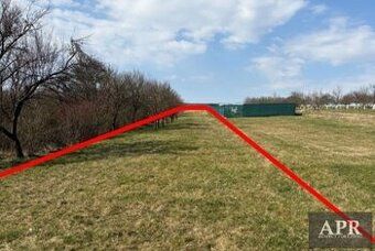 Nabízíme k prodeji stavební pozemek ( 1851 m2 ) pro rodinné 