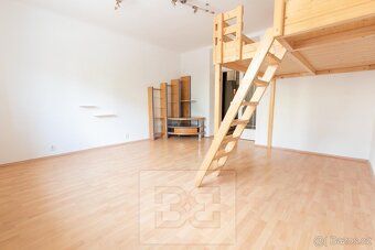 Ev.č. N09279 Prostorný byt 2+1 s balkonem ideální pro spolub
