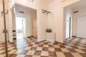 Ev.č. N09279 Prostorný byt 2+1 s balkonem ideální pro spolub