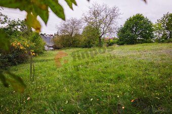 Nabízíme k prodeji stavební pozemek o rozloze 1801 m² v male