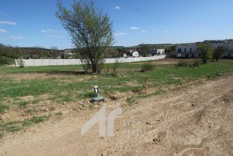 Ev.č. 303007 K prodeji nabízíme pozemky v obci Únanov, které