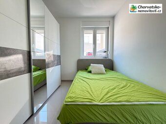 APARTMÁN 3+KK S TERASOU A ZAHRADOU – UVALA CASKA, OSTROV PAG