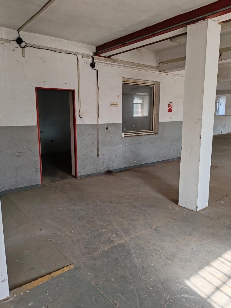 Nabídka pronájmu: nebytové prostory 300m2 a možnost pronájmu