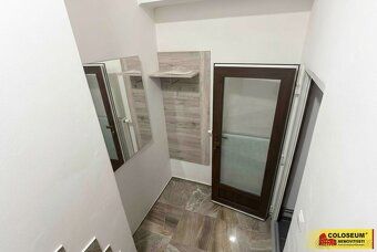 Ev.č. 5439L002 Nabízíme k pronájmu byt 4+kk po kompletní rek