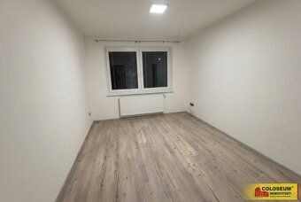 Ev.č. 5439L002 Nabízíme k pronájmu byt 4+kk po kompletní rek