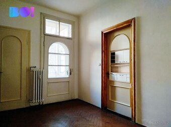 Nabízíme k pronájmu prostorný byt 2+1 s balkonem v centru Os