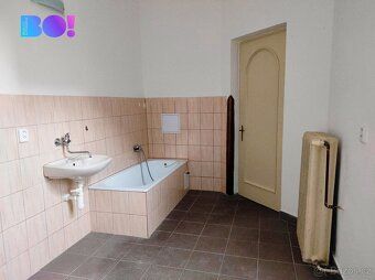 Nabízíme k pronájmu prostorný byt 2+1 s balkonem v centru Os