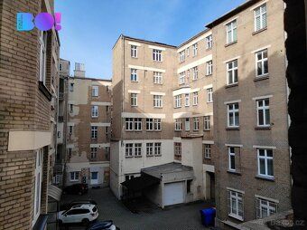 Nabízíme k pronájmu prostorný byt 2+1 s balkonem v centru Os