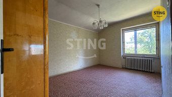 Nabízíme k prodeji samostatně stojící rodinný dům o dispozic
