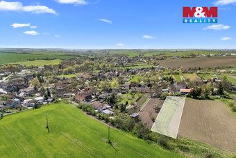 Nabízíme k prodeji pozemek o výměře 1 468 m² v obci Neuměřic