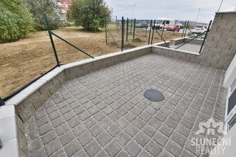 Naše společnost Vám nabízí k pronájmu nadstandardní bytovou 