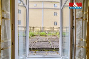 Nabízíme k prodeji útulný ateliér o výměře 28 m² situovaný v