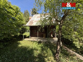 Exkluzivně nabízíme k prodeji chatu v katastru obce Hluchov,